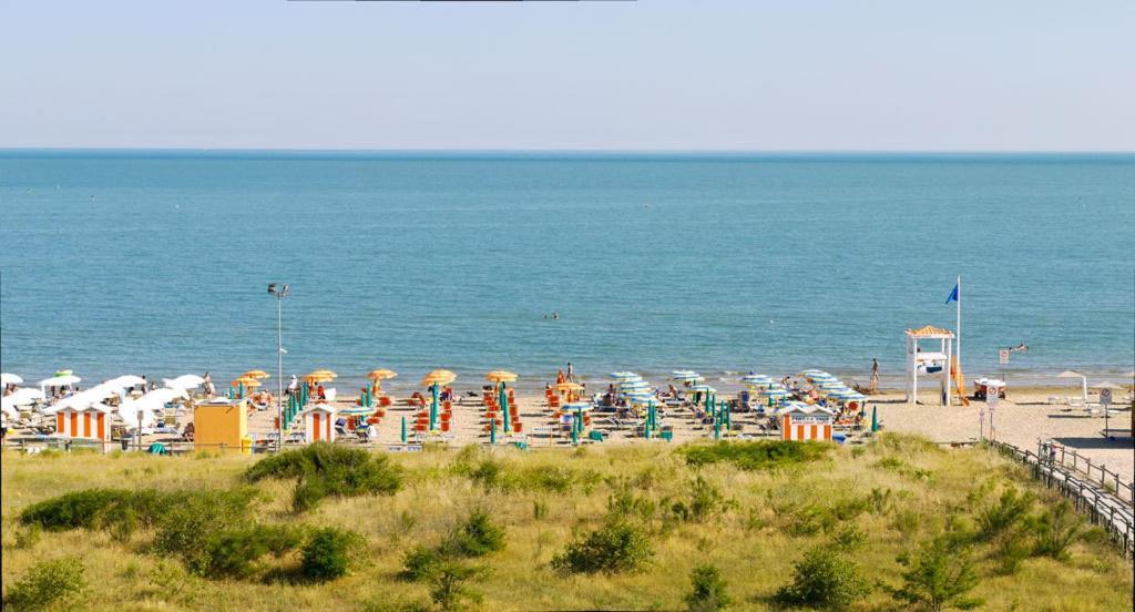 Hotel Bertha Fronte Mare 리도 디 예솔로 외부 사진