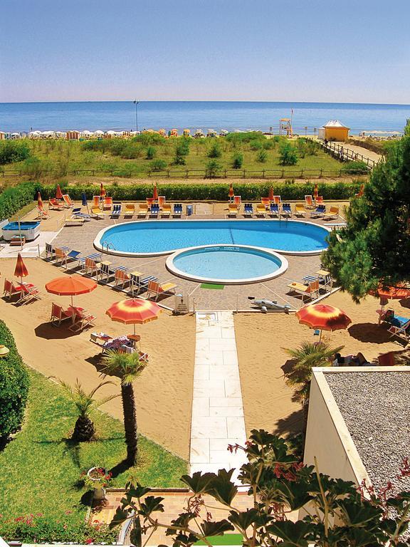 Hotel Bertha Fronte Mare 리도 디 예솔로 외부 사진