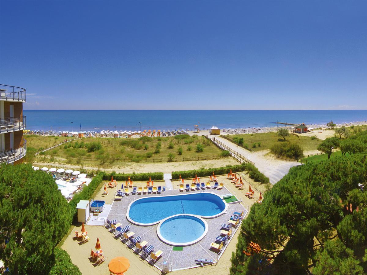 Hotel Bertha Fronte Mare 리도 디 예솔로 외부 사진