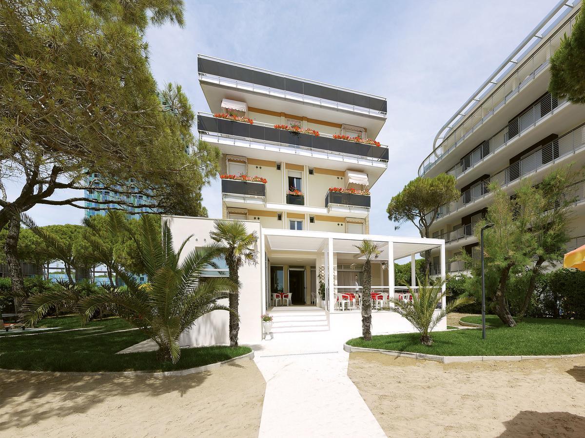 Hotel Bertha Fronte Mare 리도 디 예솔로 외부 사진