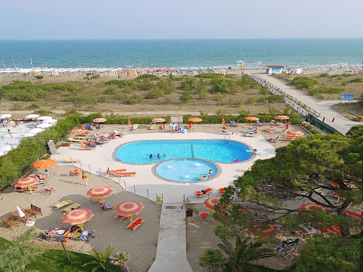 Hotel Bertha Fronte Mare 리도 디 예솔로 외부 사진