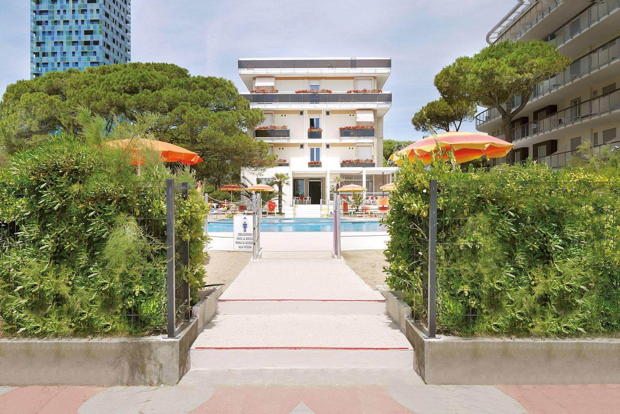 Hotel Bertha Fronte Mare 리도 디 예솔로 외부 사진